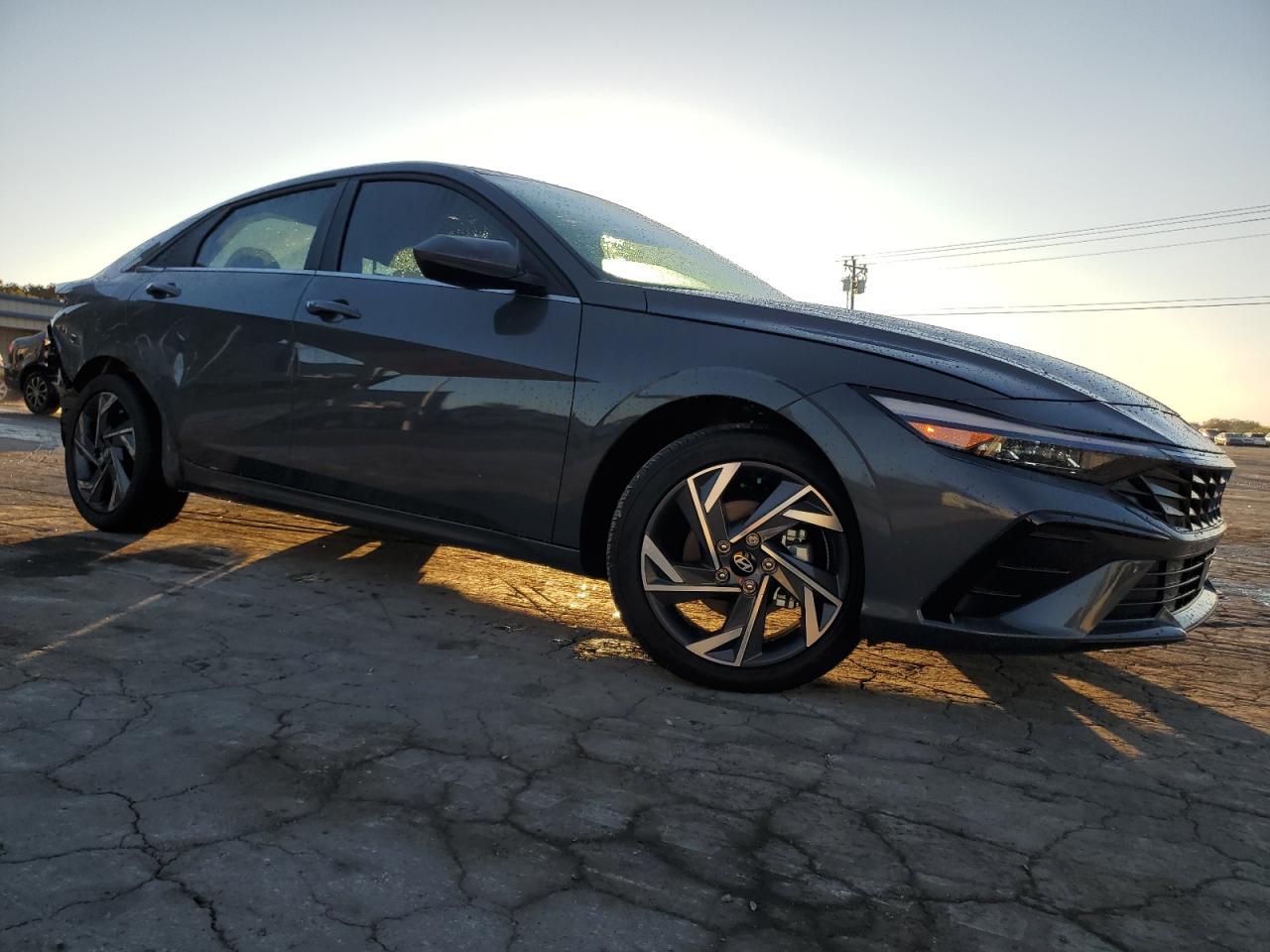 2024 Hyundai Elantra - Image 4