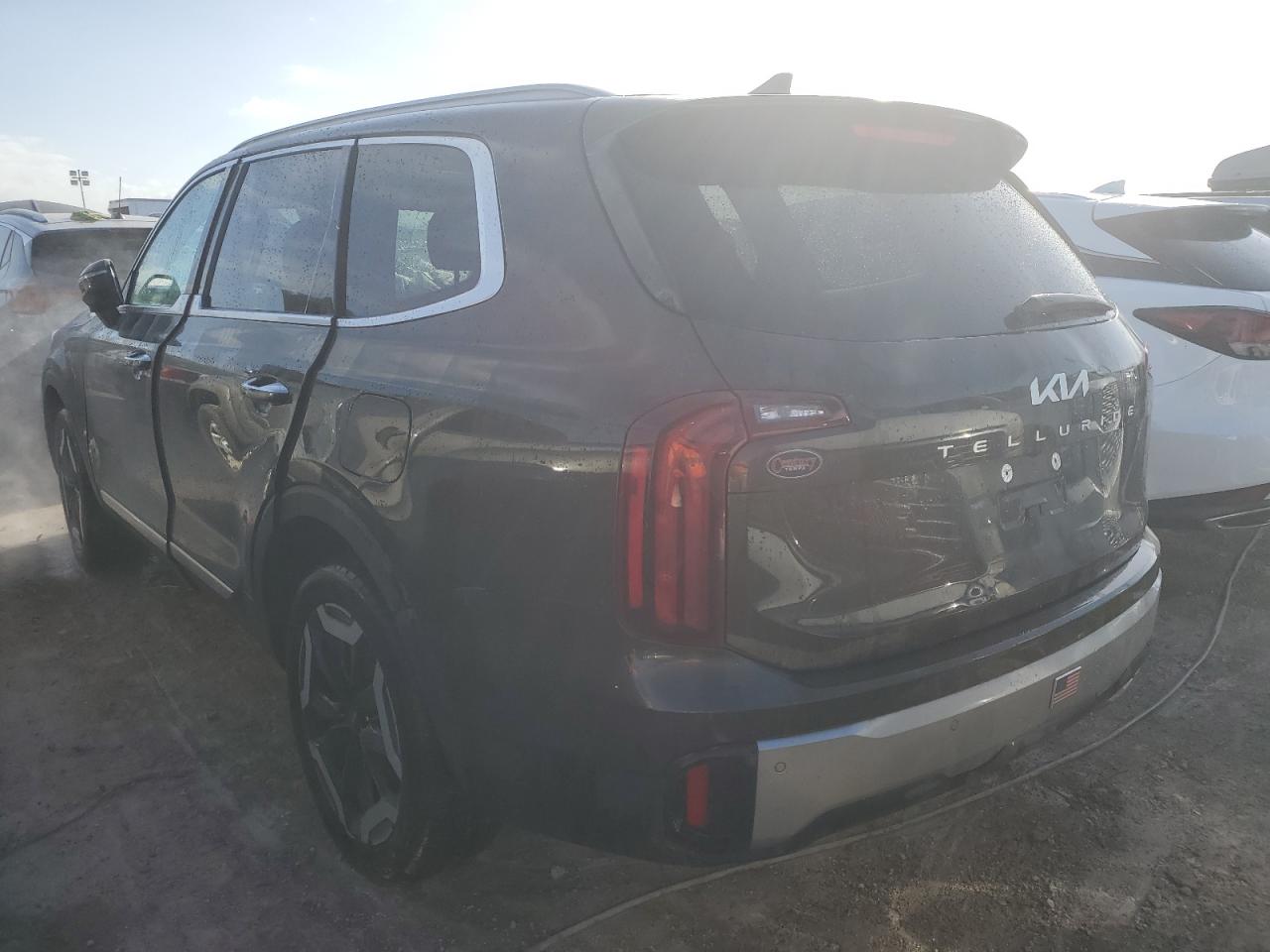 2023 Kia Telluride - Image 2