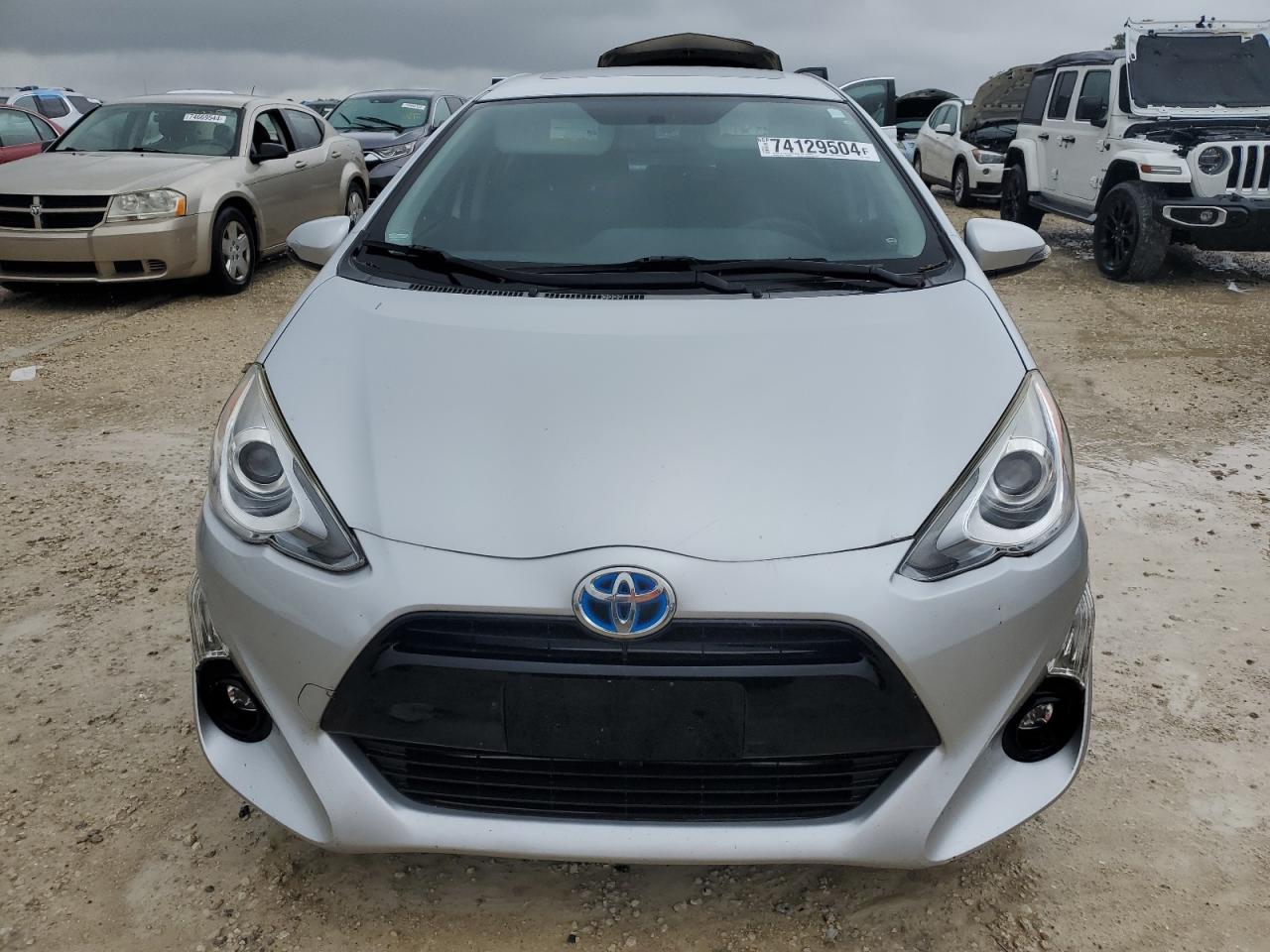 2016 Toyota Prius - Image 5