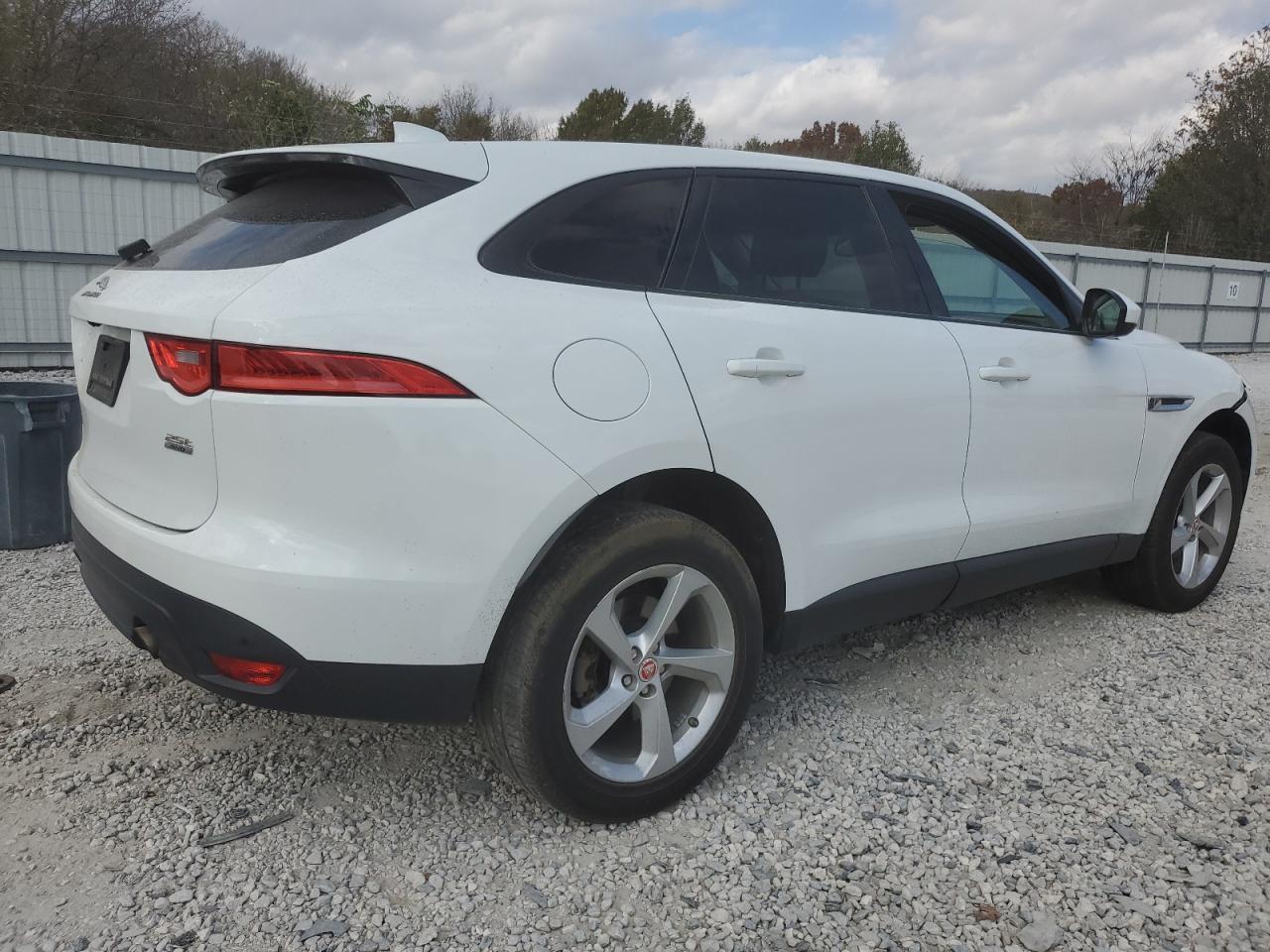 2018 Jaguar F-Pace - Image 3
