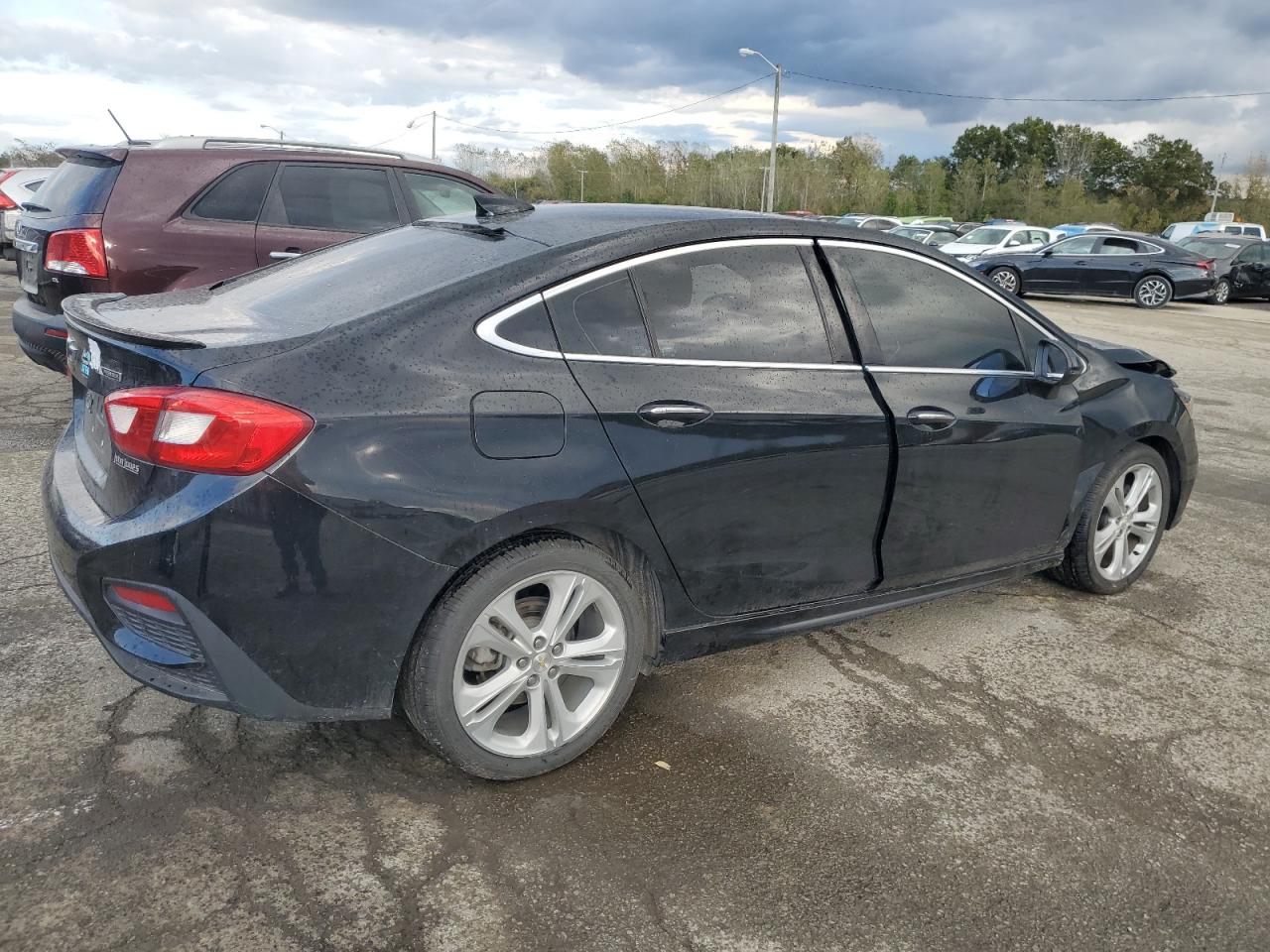 2018 Chevrolet Cruze - Image 3
