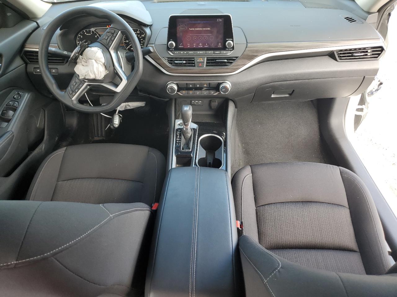 2024 Nissan Altima - Image 8