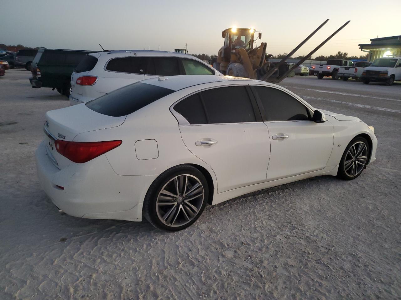 2015 Infiniti Q50 - Image 3