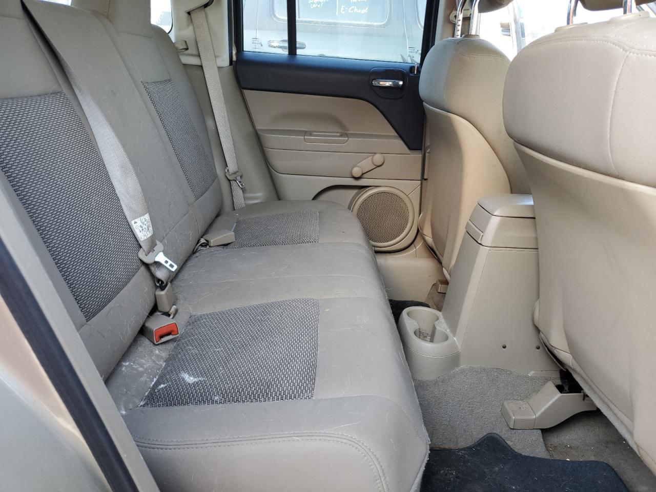 2010 Jeep Liberty (Patriot) - Image 10
