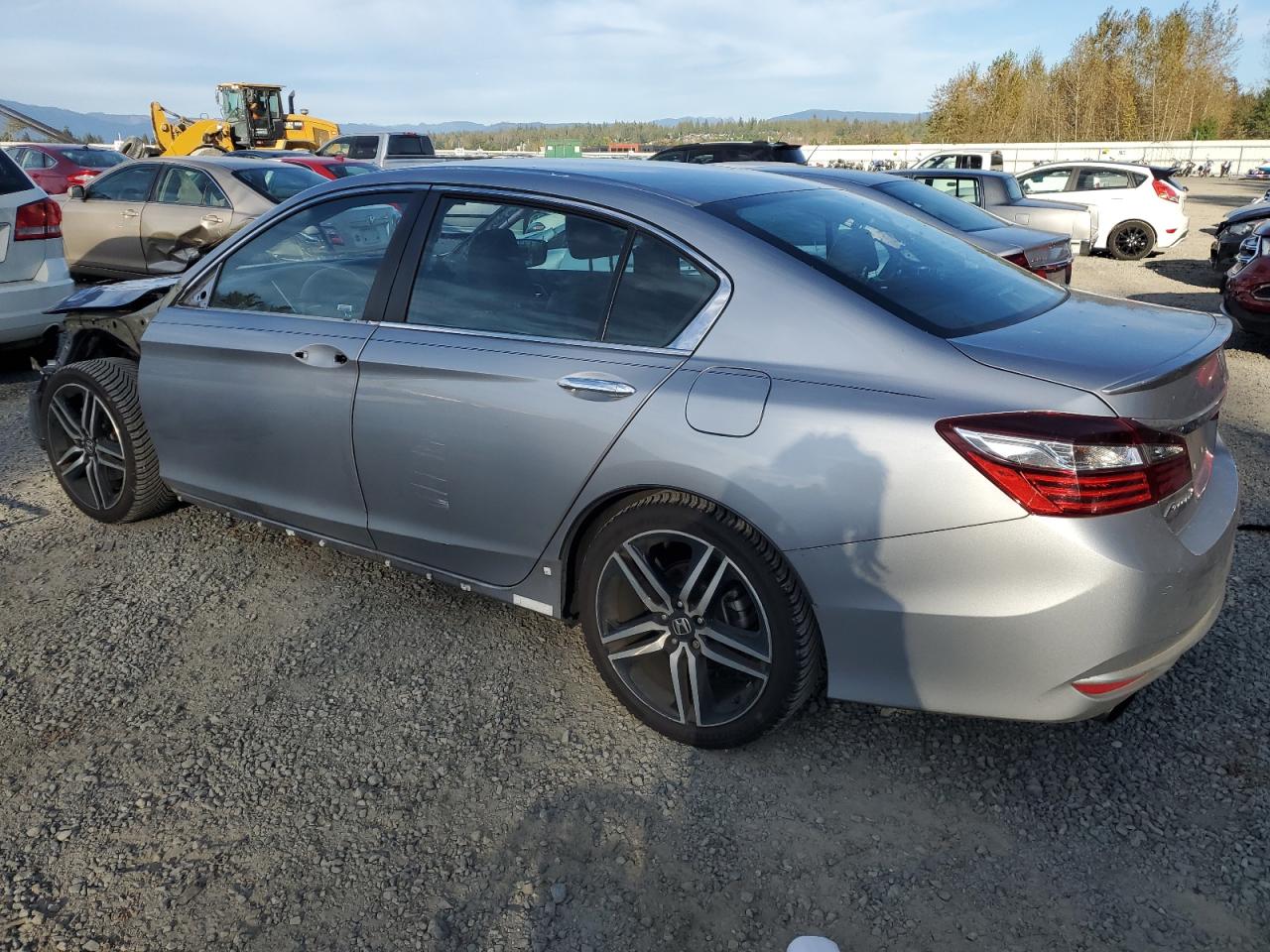 1HGCR2F64HA013593 2017 HONDA ACCORD - Image 2