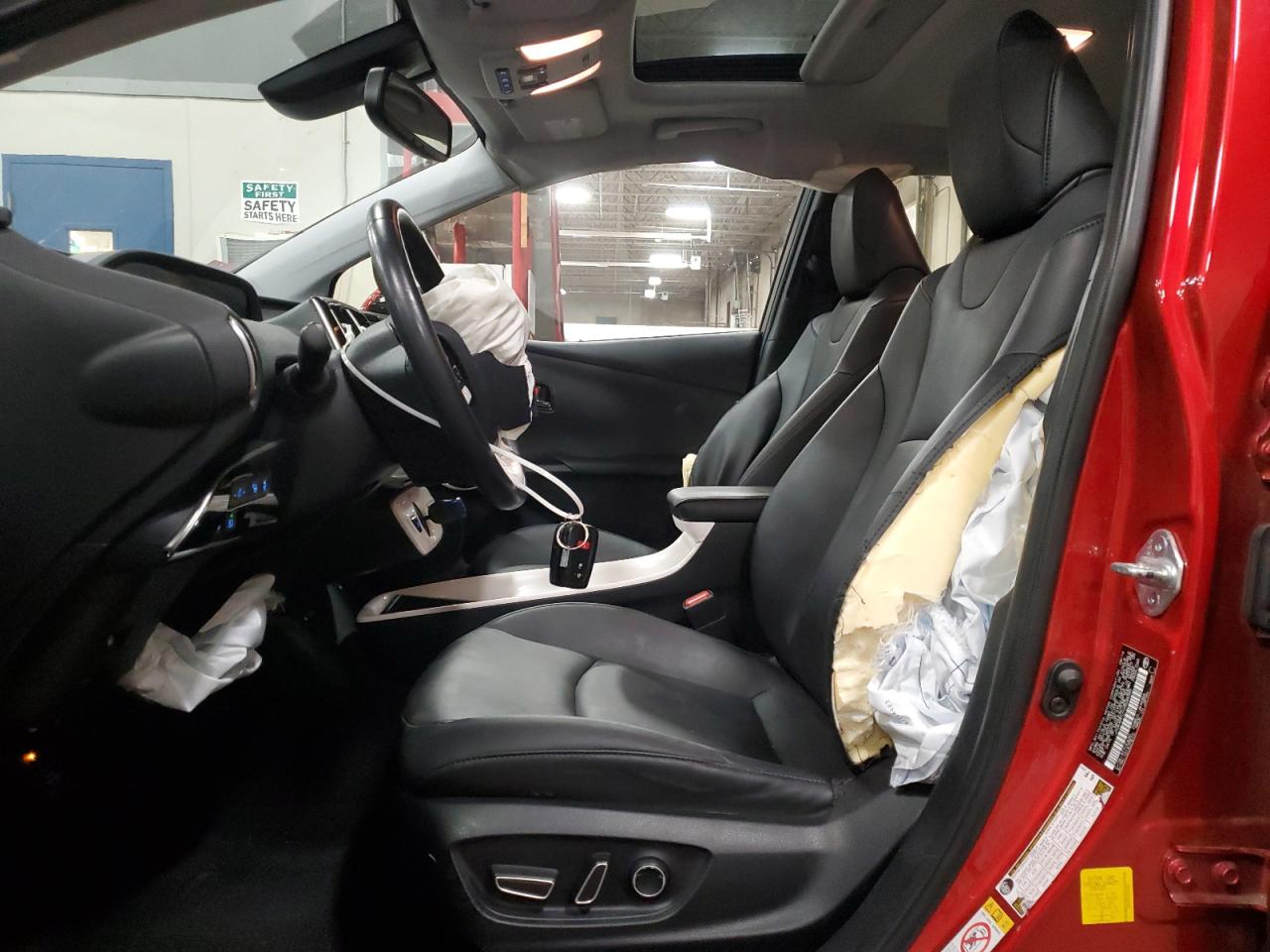 JTDKARFU1H3528385 2017 Toyota Prius