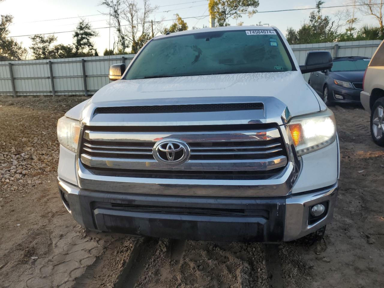 2017 Toyota Tundra - Image 5