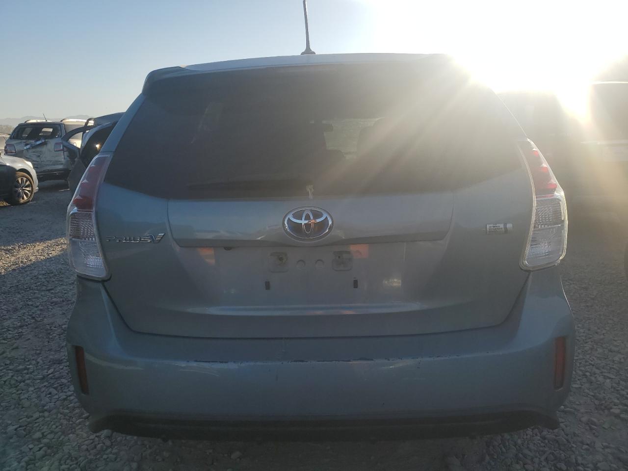 JTDZN3EU1GJ050299 2016 Toyota Prius V