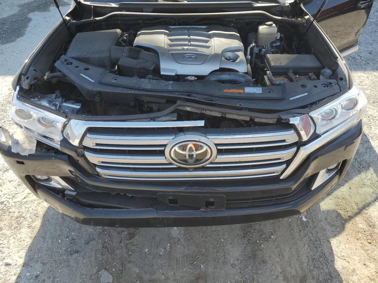 2018 Toyota Land Cruiser VIN: JTMCY7AJ3J4062234 Lot: 77904944
