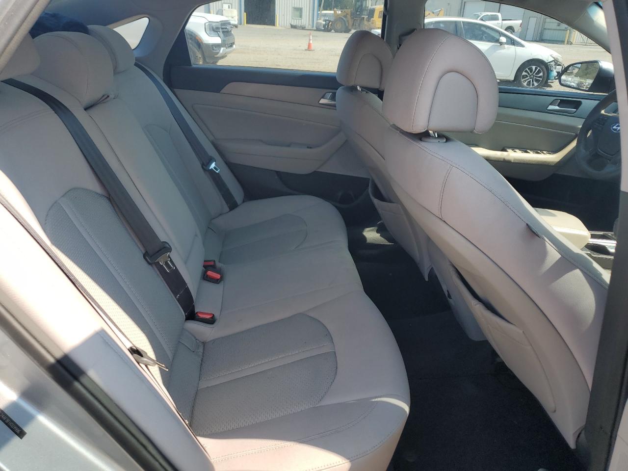 2015 Hyundai Sonata - Image 10