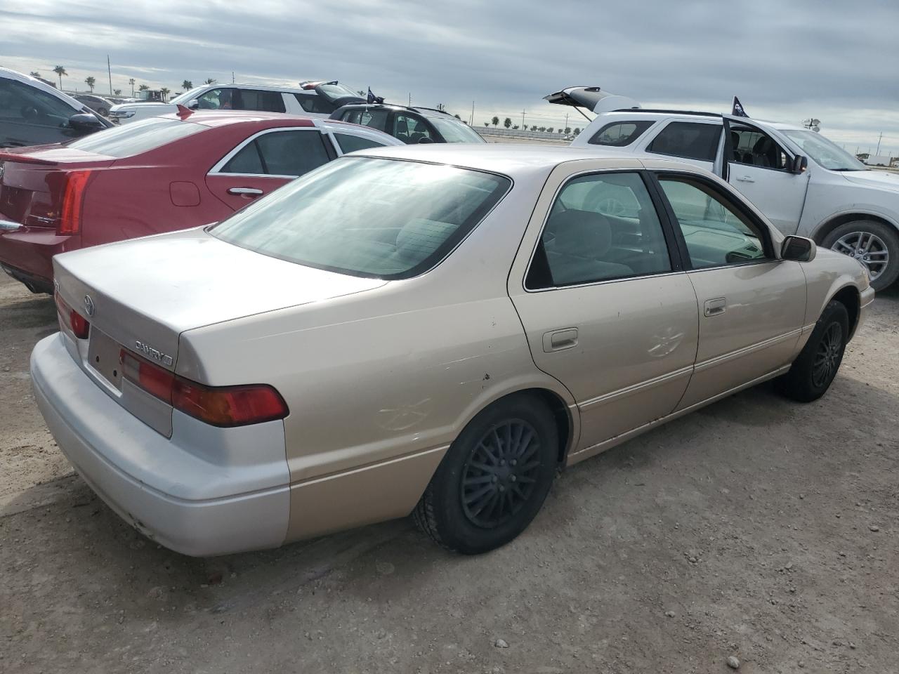 1998 Toyota Camry - Image 3