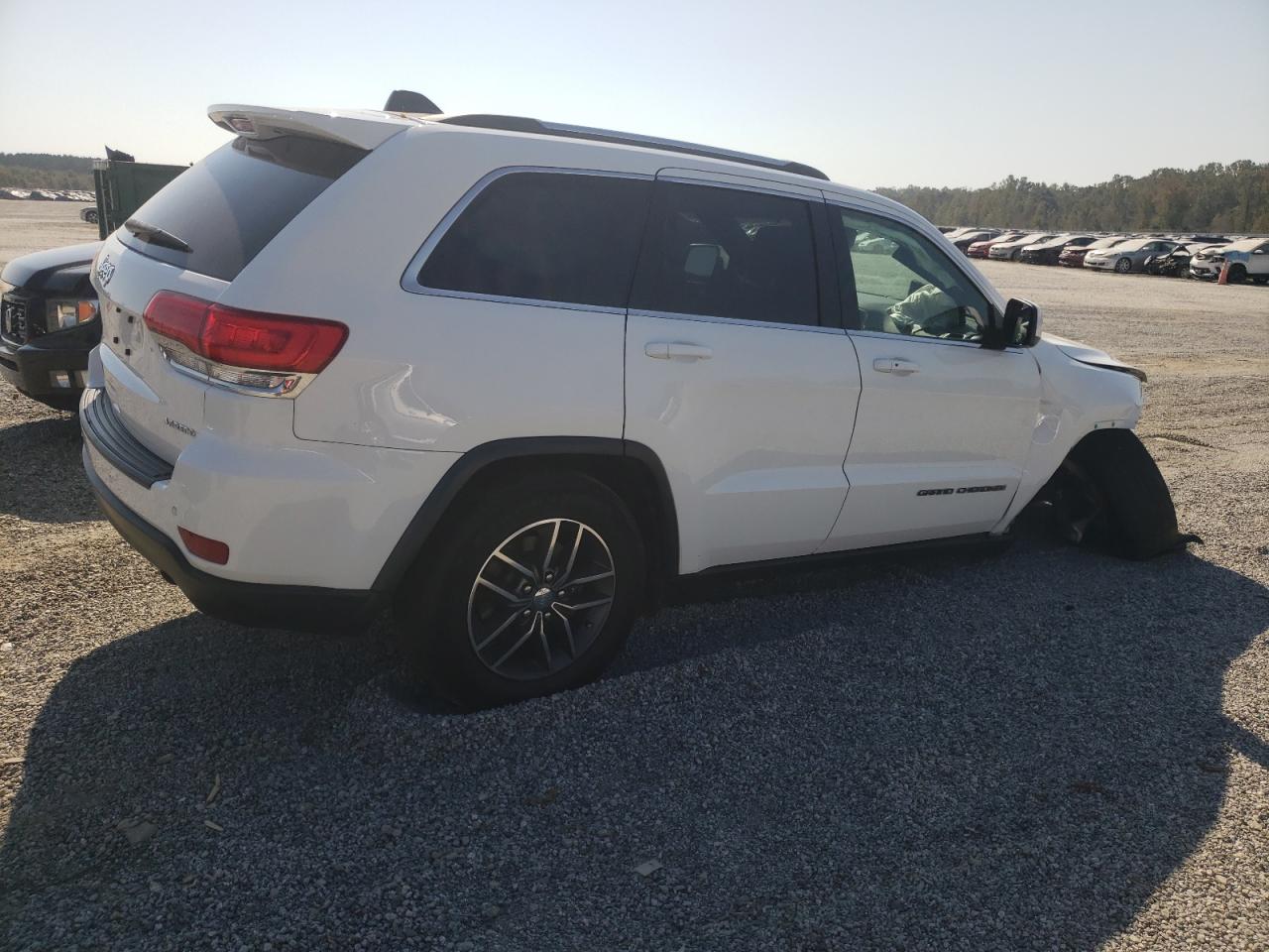 2018 Jeep Grand Cherokee Laredo VIN: 1C4RJEAG0JC447411 Lot: 74911624