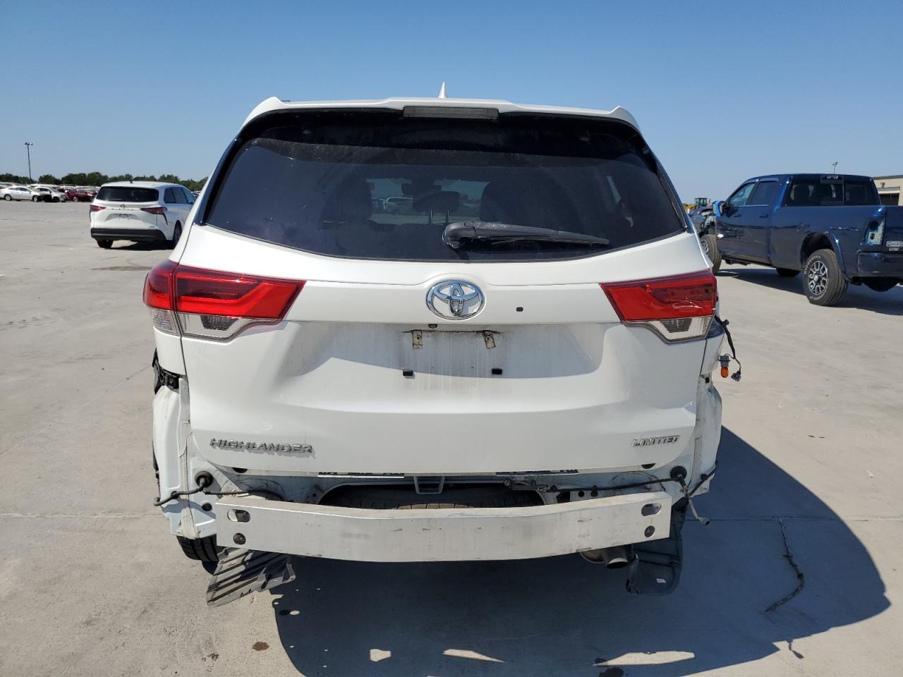 5TDYZRFH5KS358043 2019 Toyota Highlander Limited