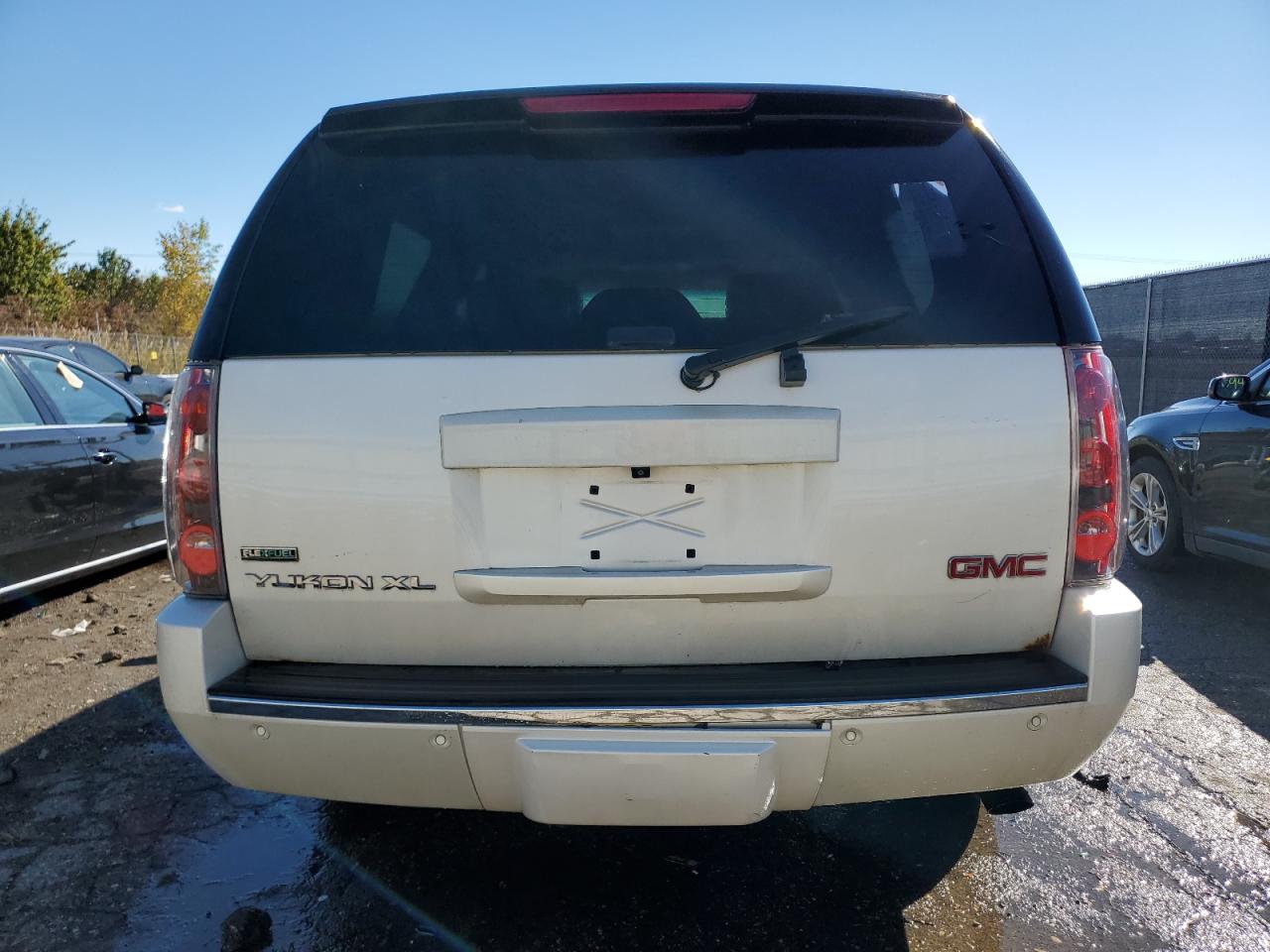 1GKUKMEF5AR104243 2010 GMC Yukon Xl Denali