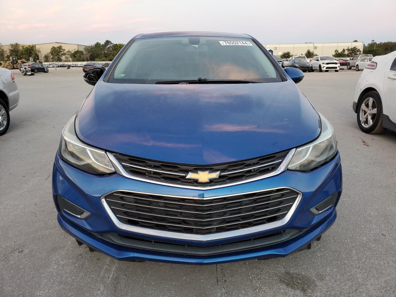 2017 Chevrolet Cruze - Image 5