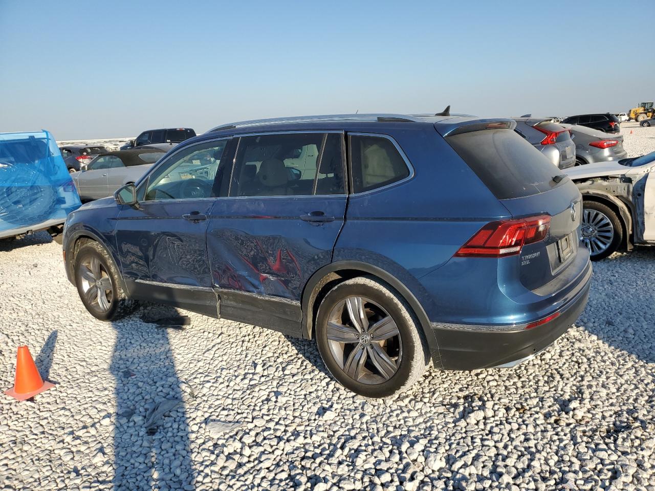 2020 Volkswagen Tiguan - Image 2
