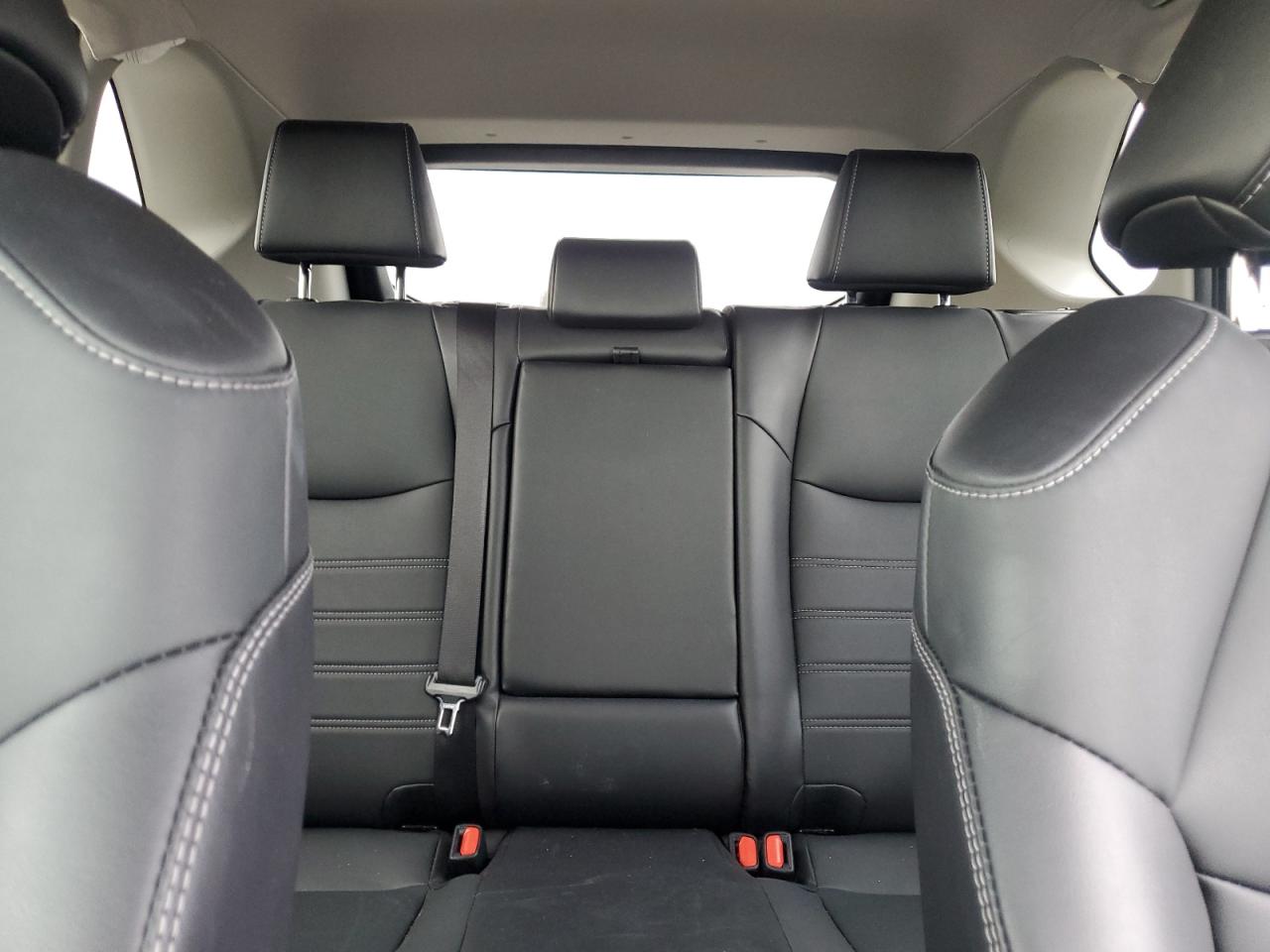 2023 Toyota RAV 4 - Image 10