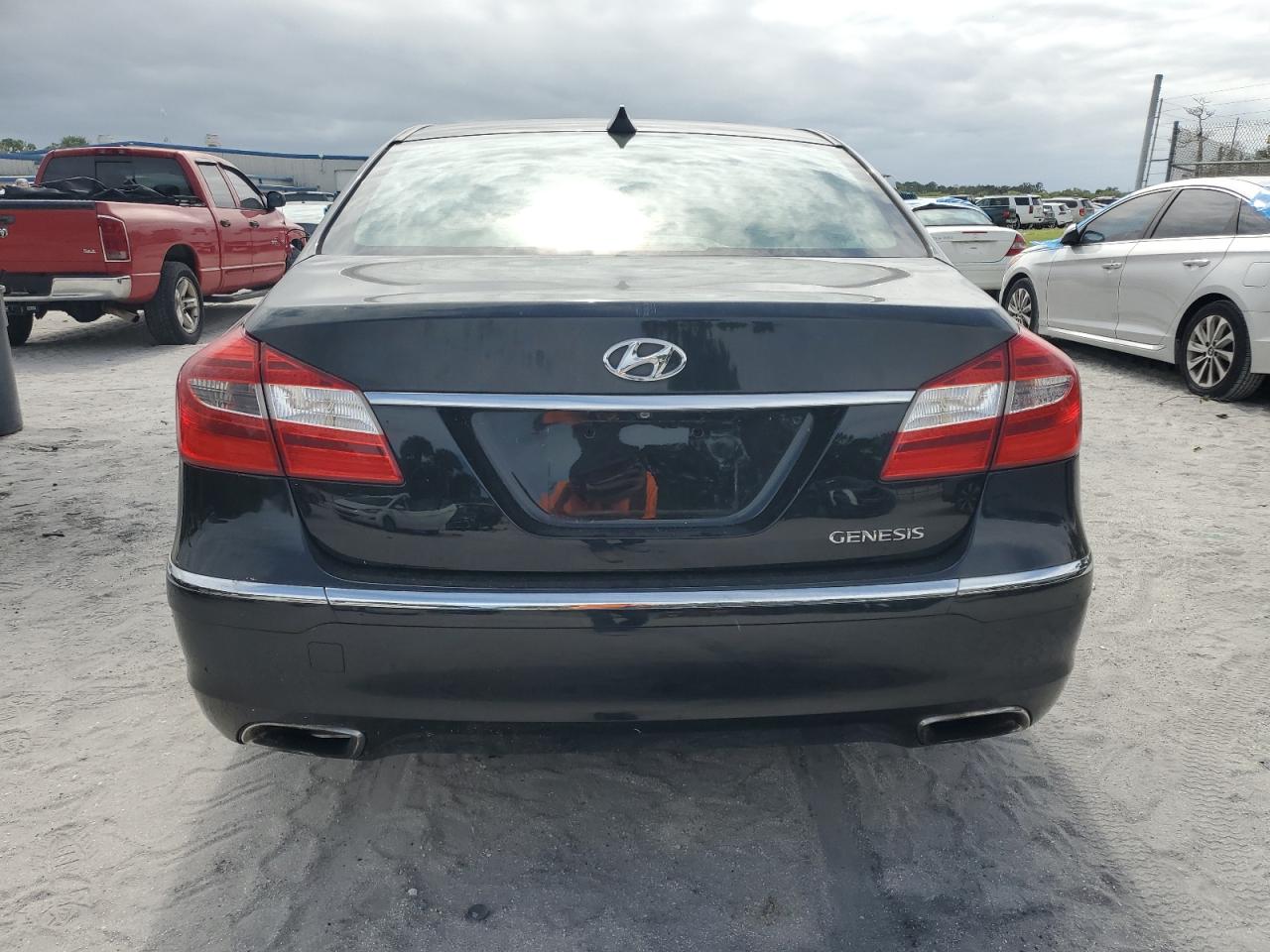 2012 Hyundai Genesis 3.8L VIN: KMHGC4DD3CU170260 Lot: 76818564