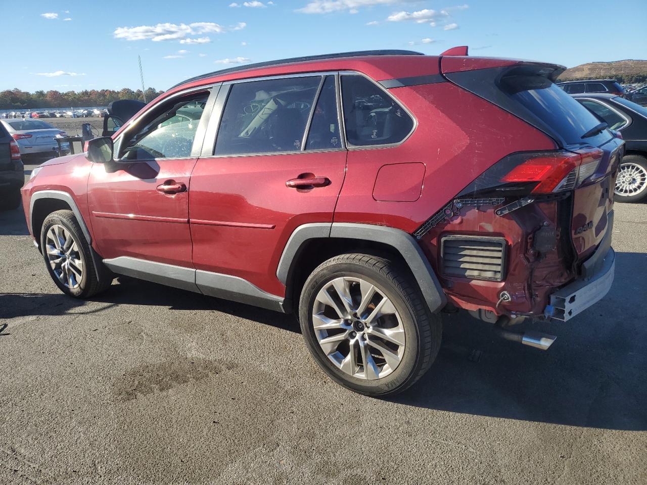 2019 Toyota RAV 4 - Image 2