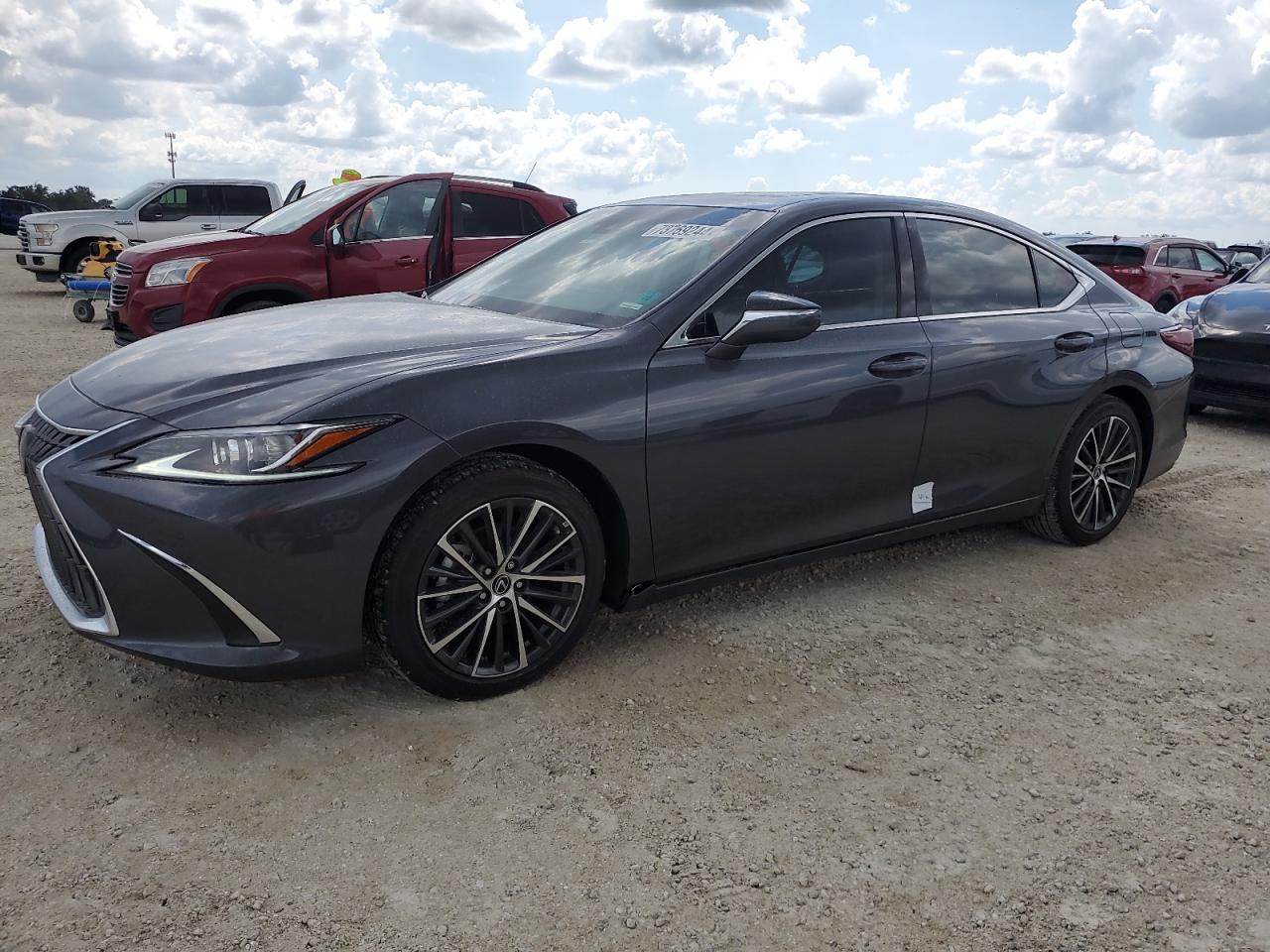 2023 Lexus ES - Image 1