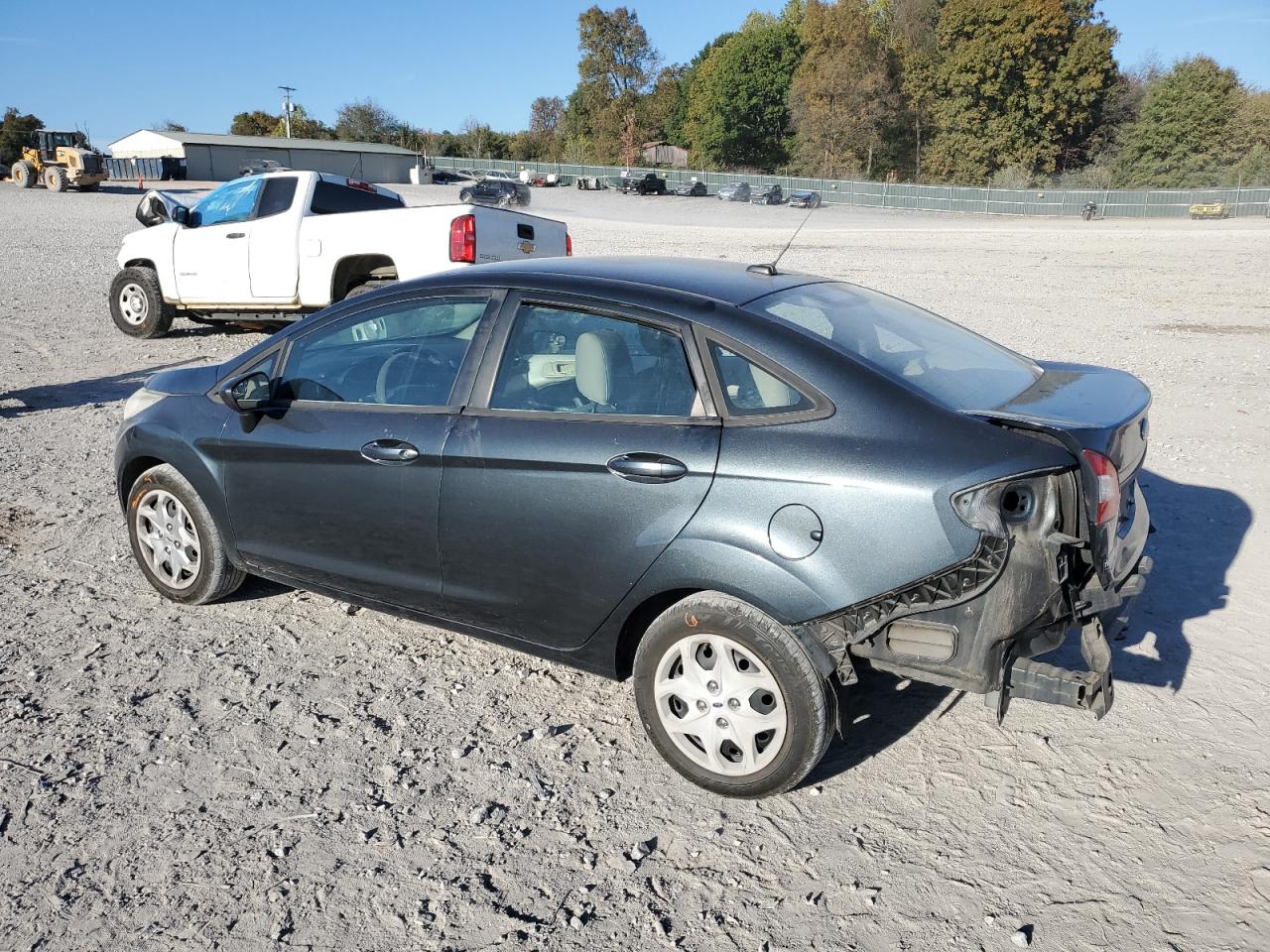 2011 Ford Fiesta - Image 2