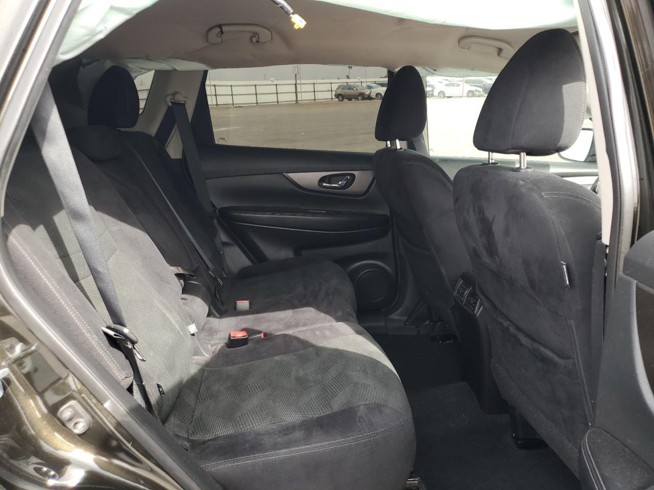 2016 Nissan Rogue - Image 11