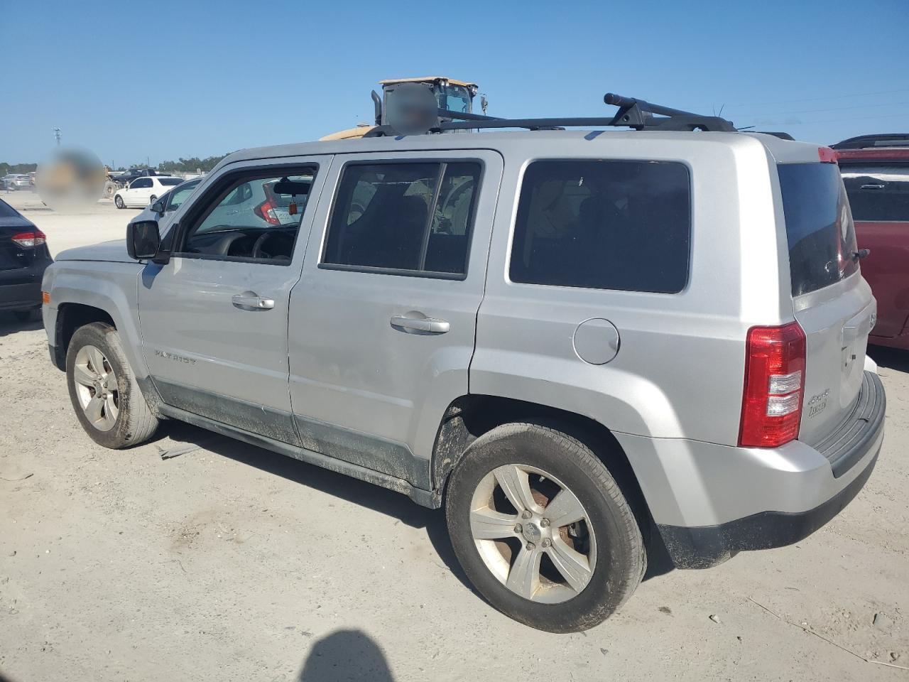 2011 Jeep Liberty (Patriot) - Image 2