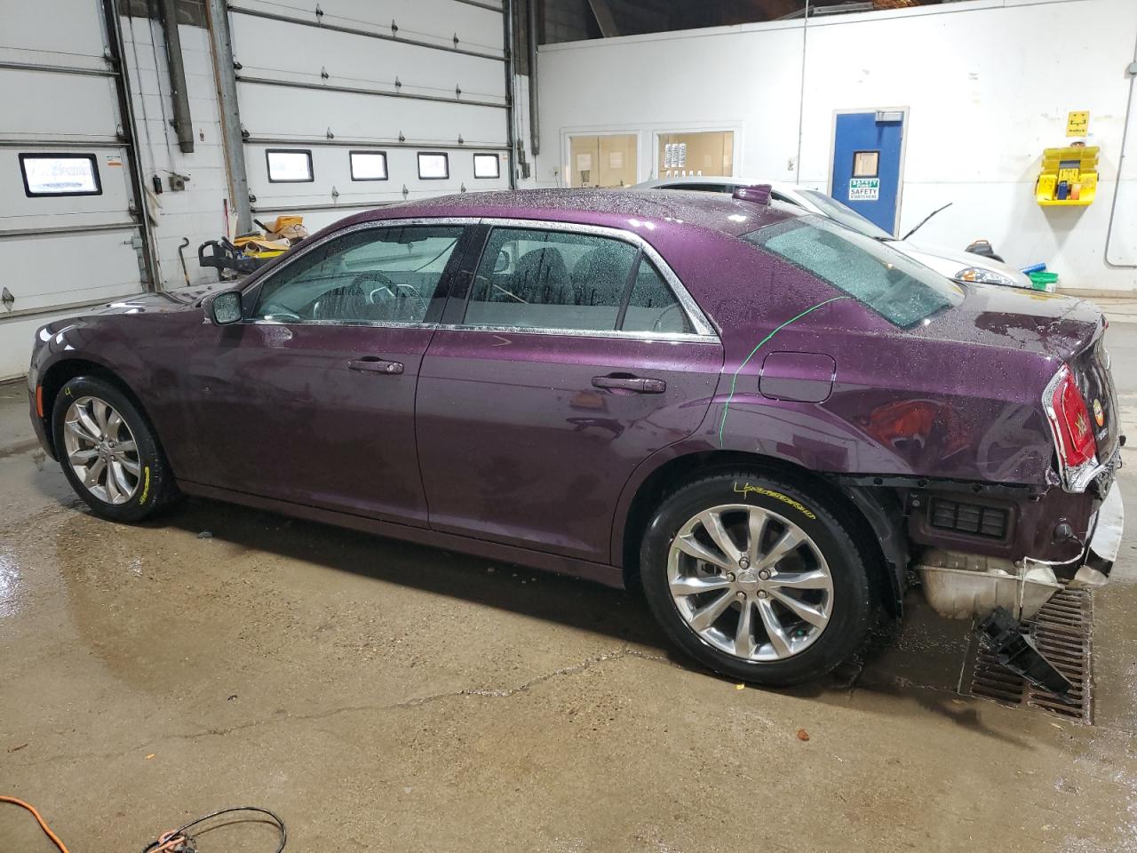 2021 Chrysler 300 - Image 2