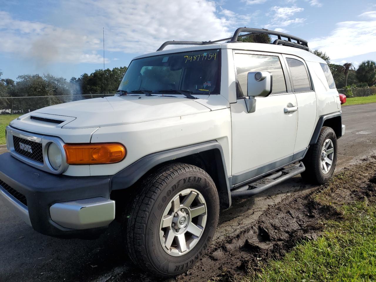 2014 Toyota FJ Cruiser - Image 1