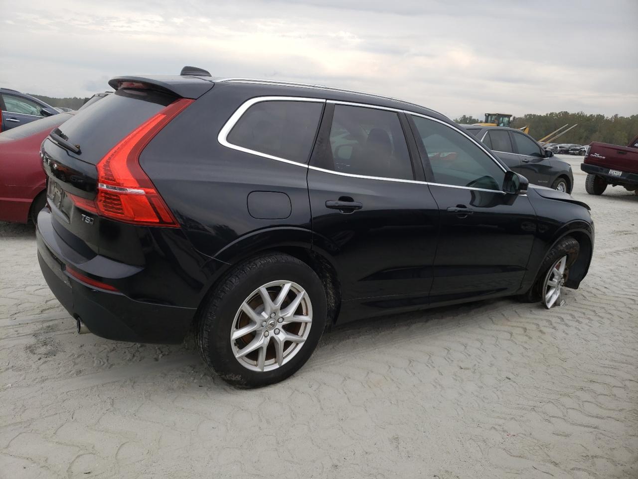 2018 Volvo XC60 - Image 3