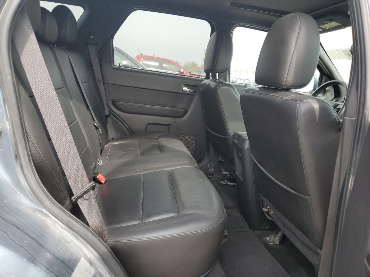2011 Ford Escape - Image 11