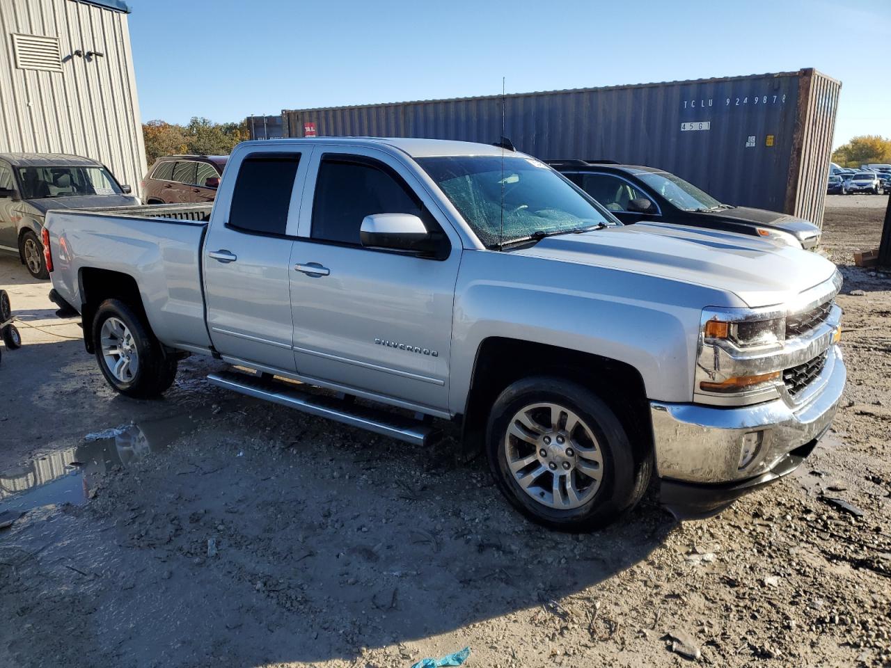 2016 Chevrolet Silverado - Image 4