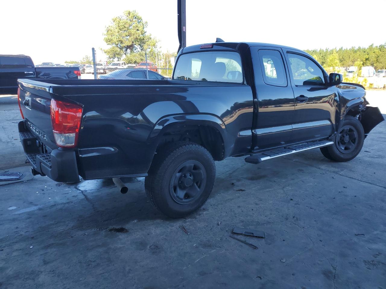 2016 Toyota Tacoma - Image 3