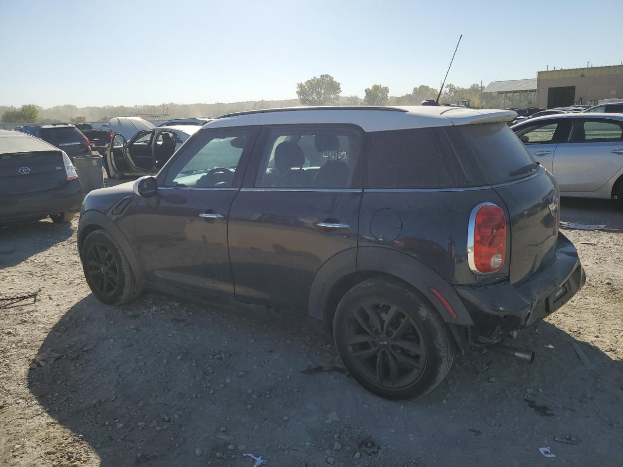 2011 MINI Cooper - Image 2