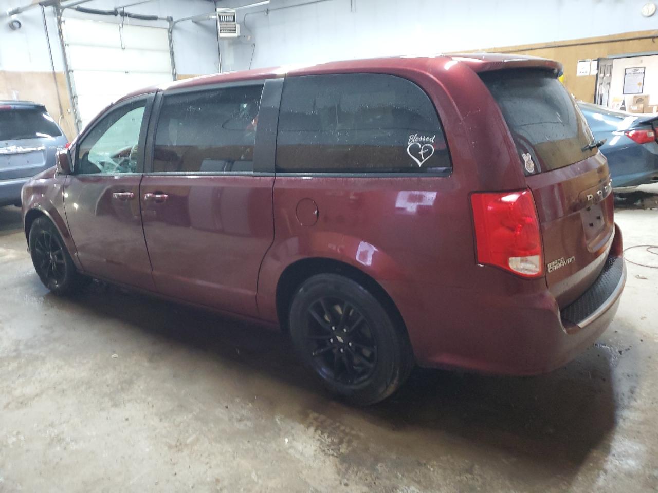 2019 Dodge Caravan - Image 2
