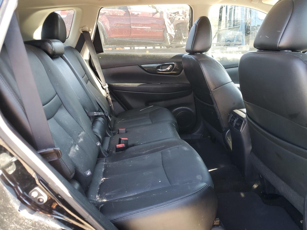 2017 Nissan Rogue - Image 11