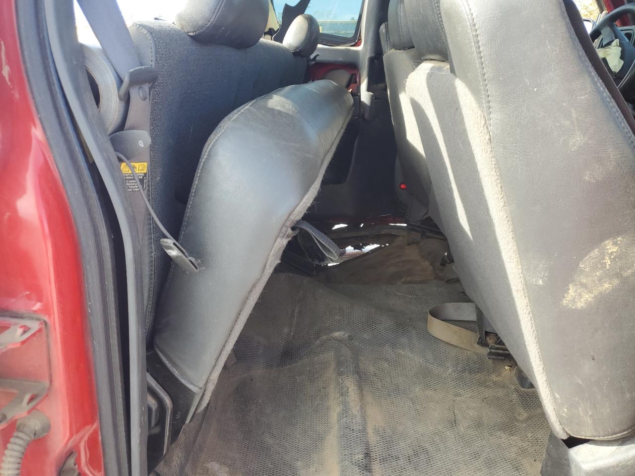 2005 Chevrolet Silverado - Image 10
