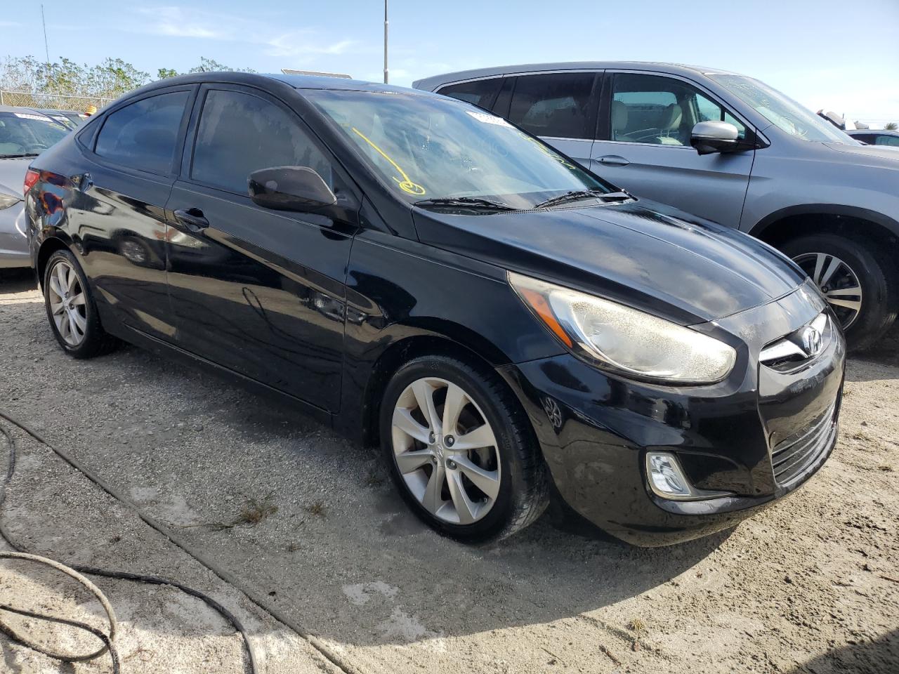 2013 Hyundai Accent - Image 4