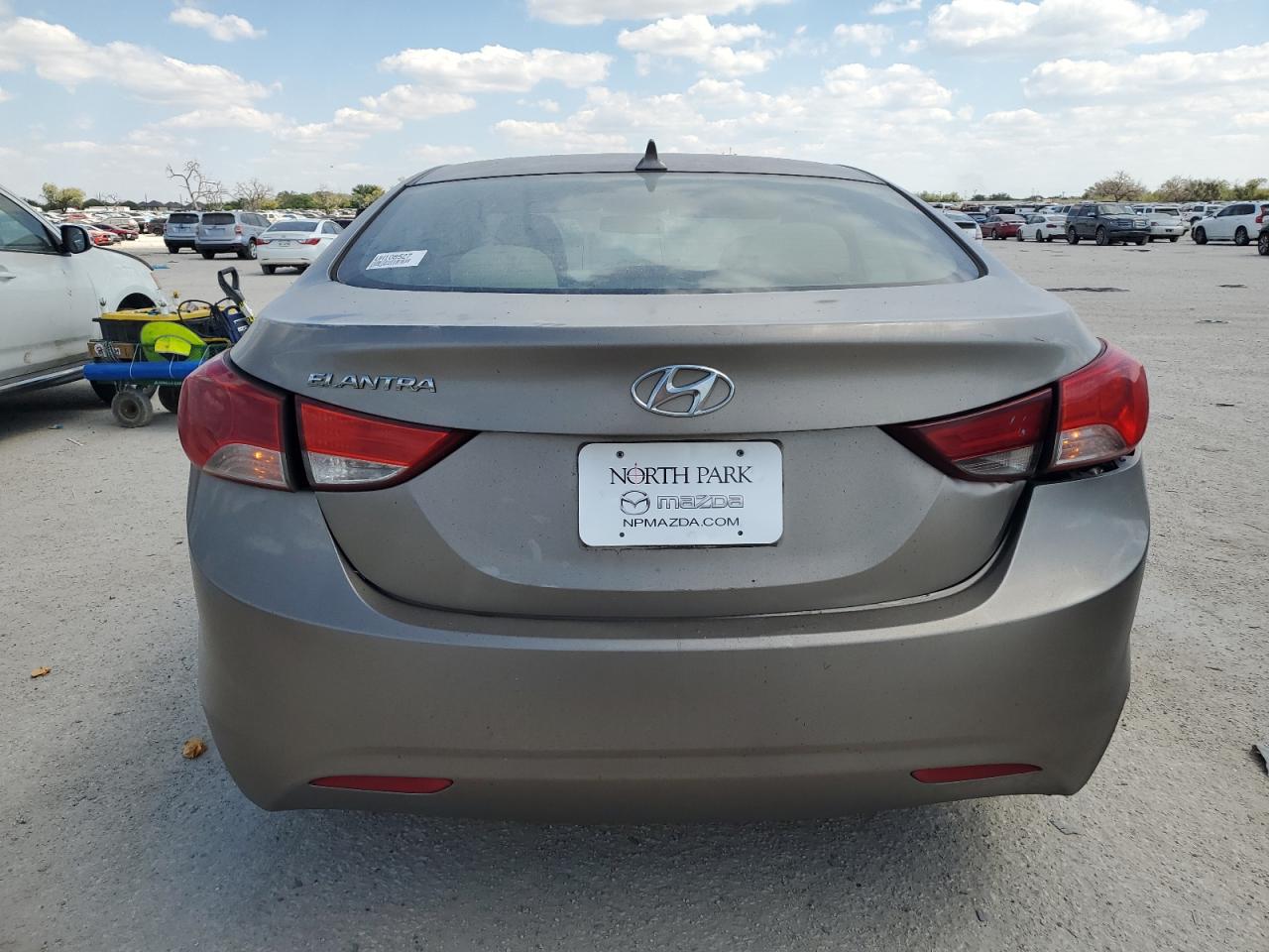 5NPDH4AE4CH108527 2012 Hyundai Elantra Gls