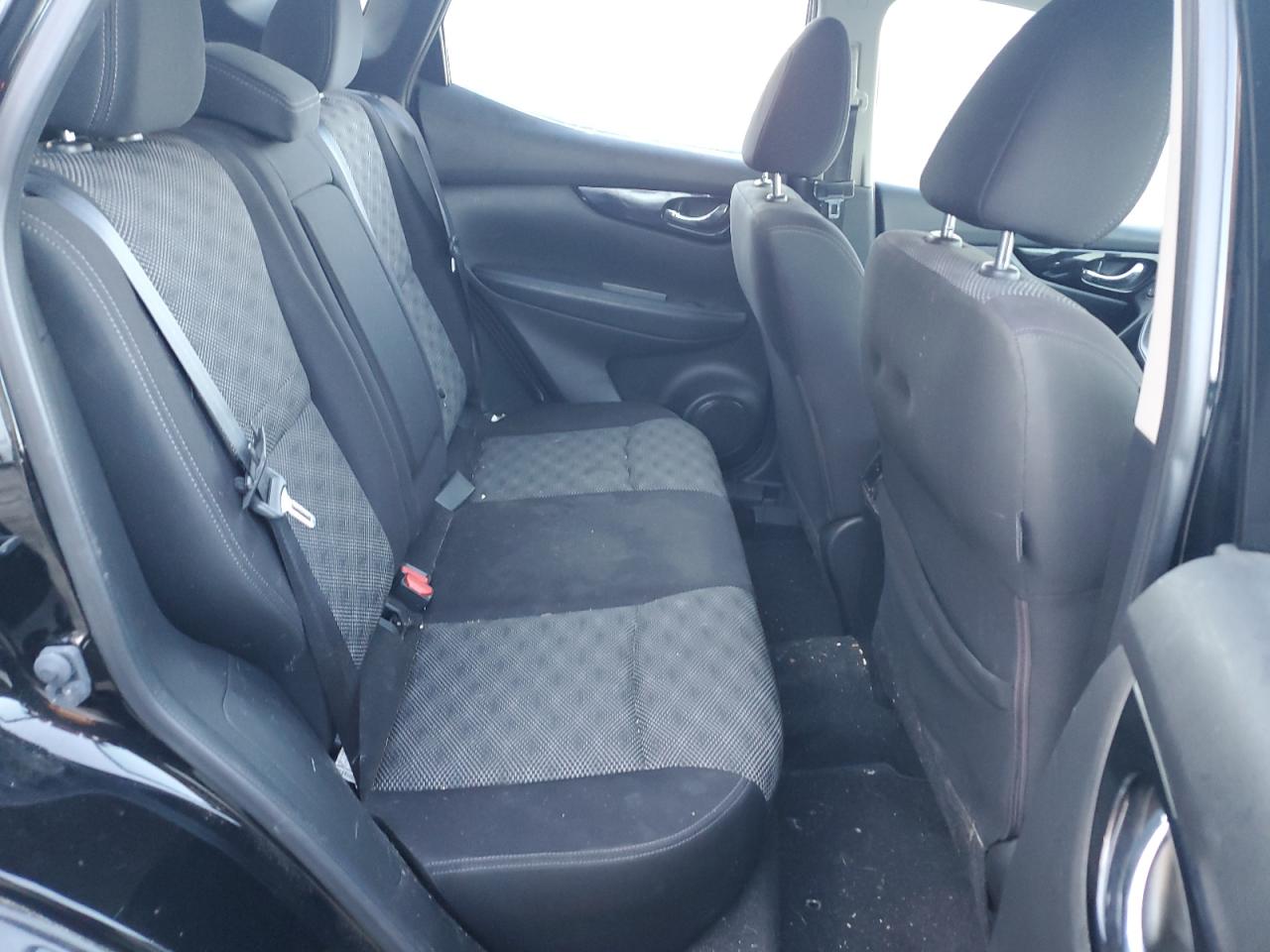 2017 Nissan Rogue - Image 7