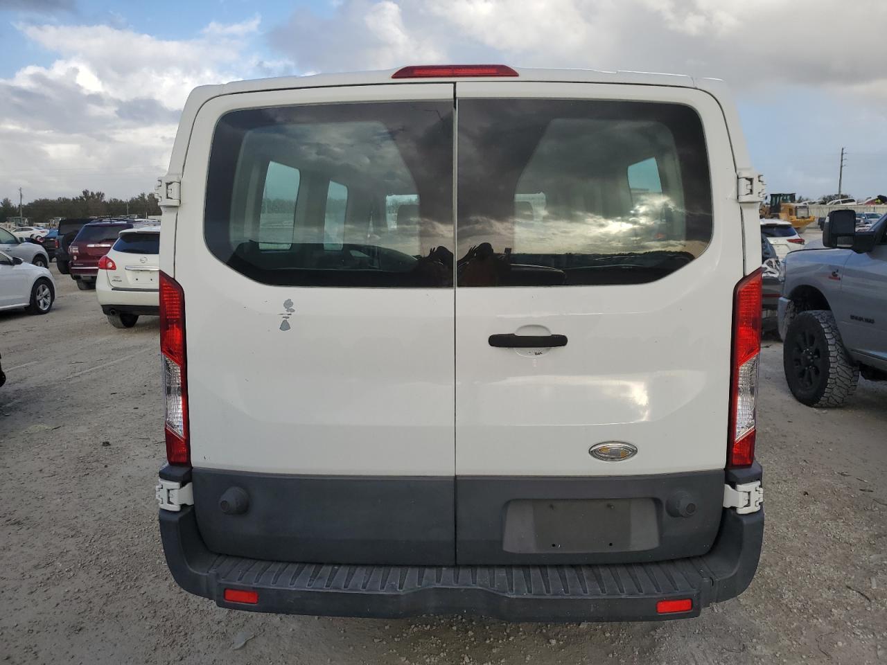 2015 Ford Transit - Image 6