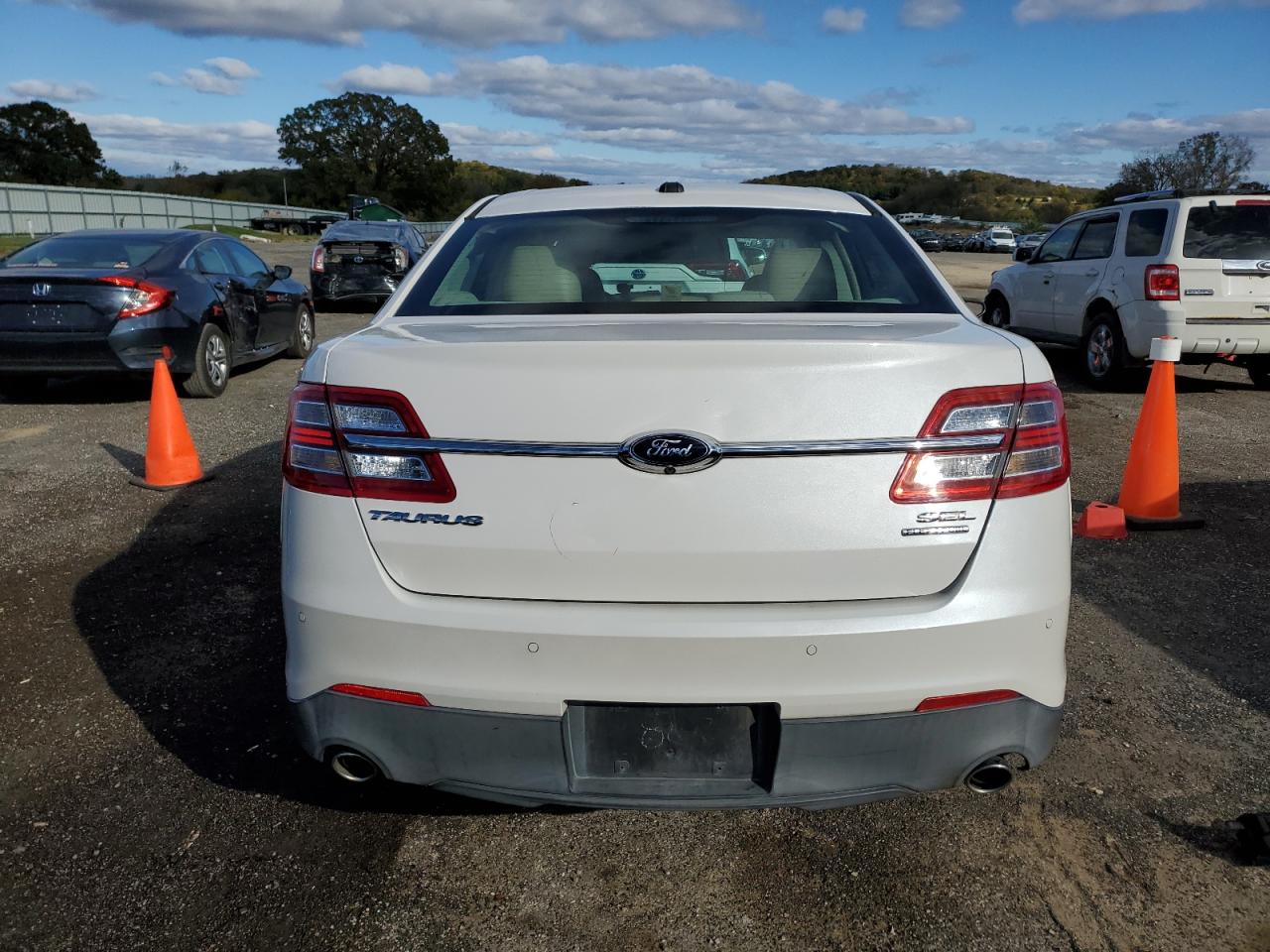 2014 Ford Taurus Sel VIN: 1FAHP2E81EG141883 Lot: 76330694