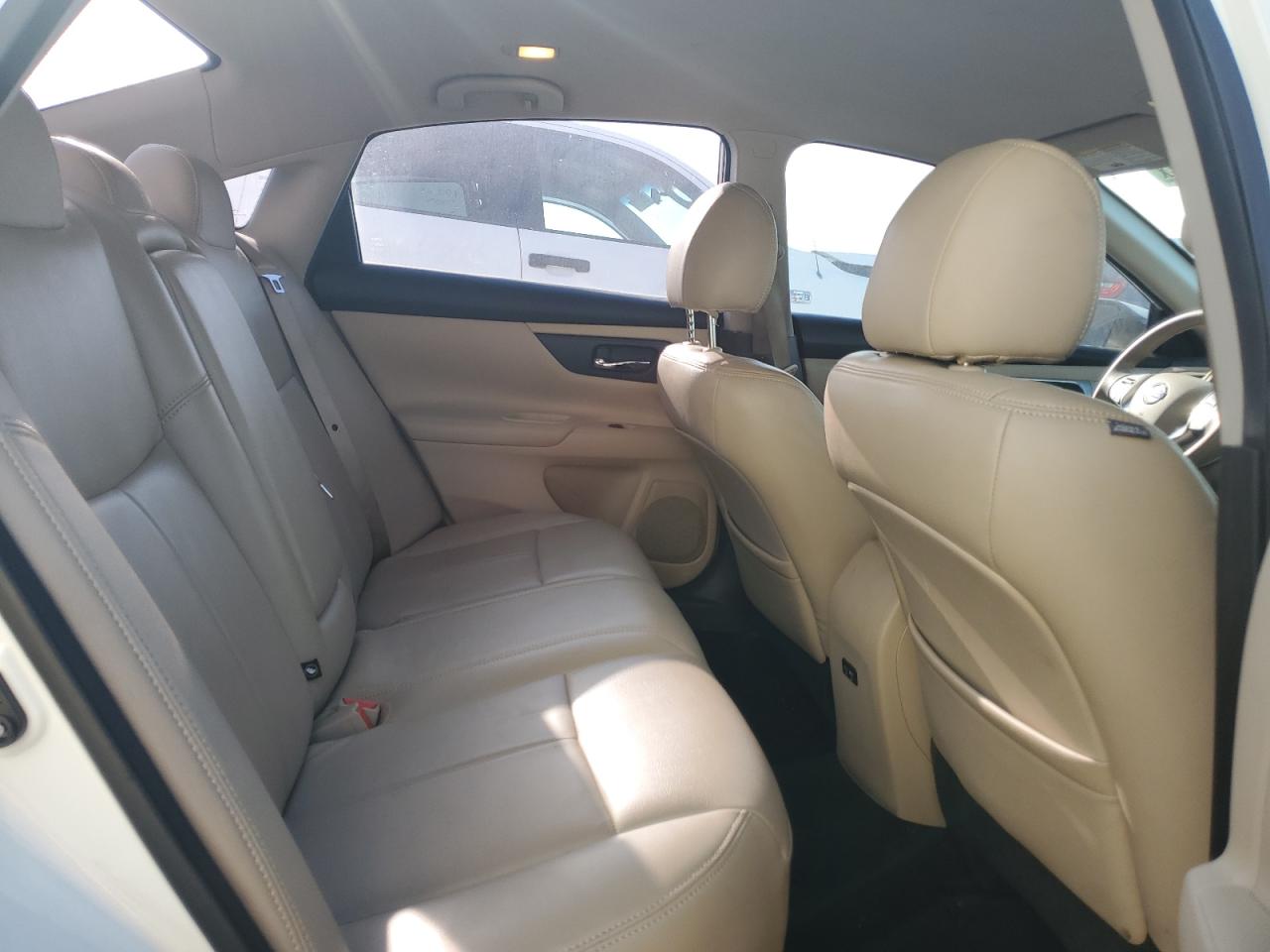 2017 Nissan Altima - Image 10
