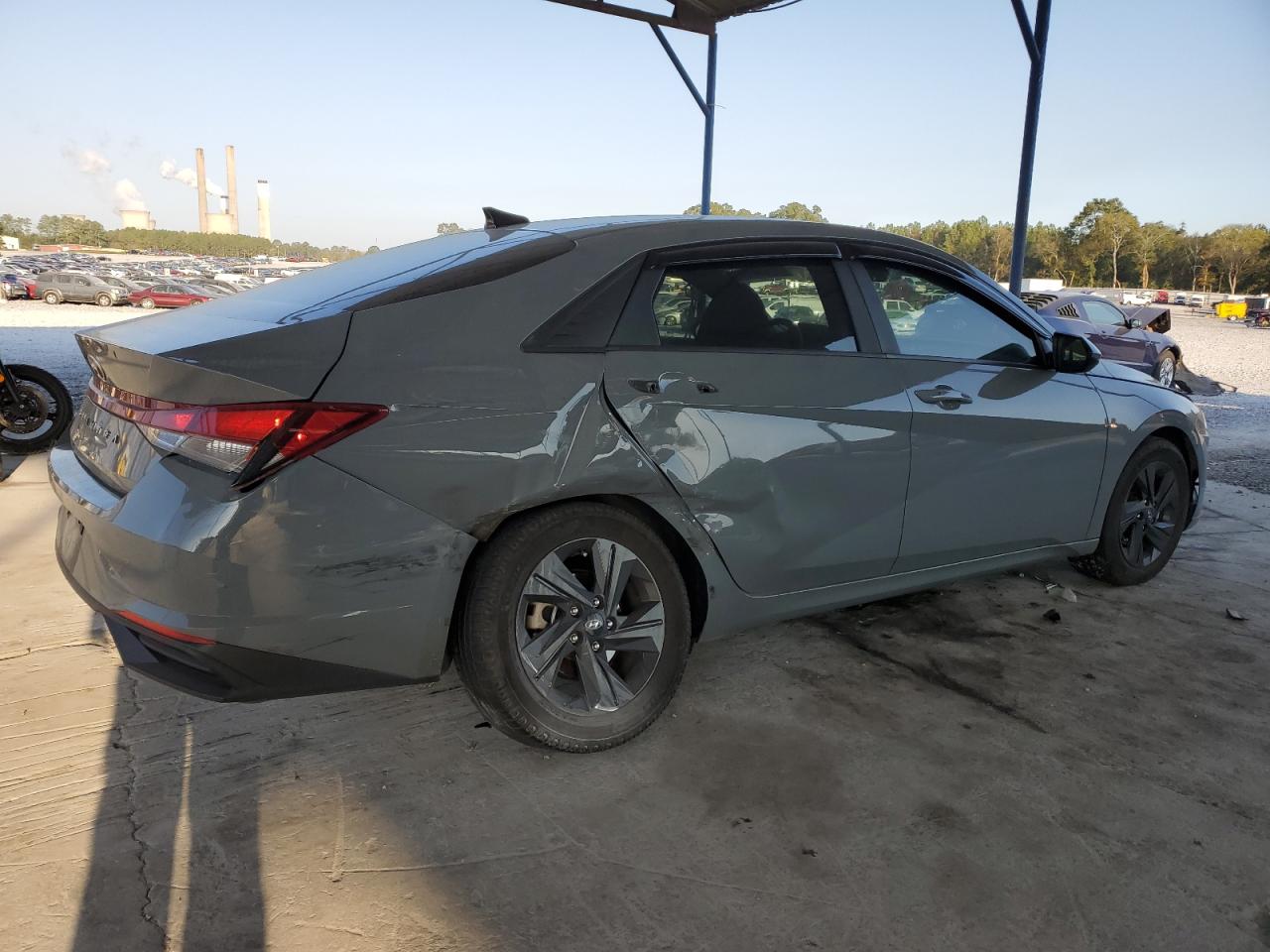 2022 Hyundai Elantra - Image 3
