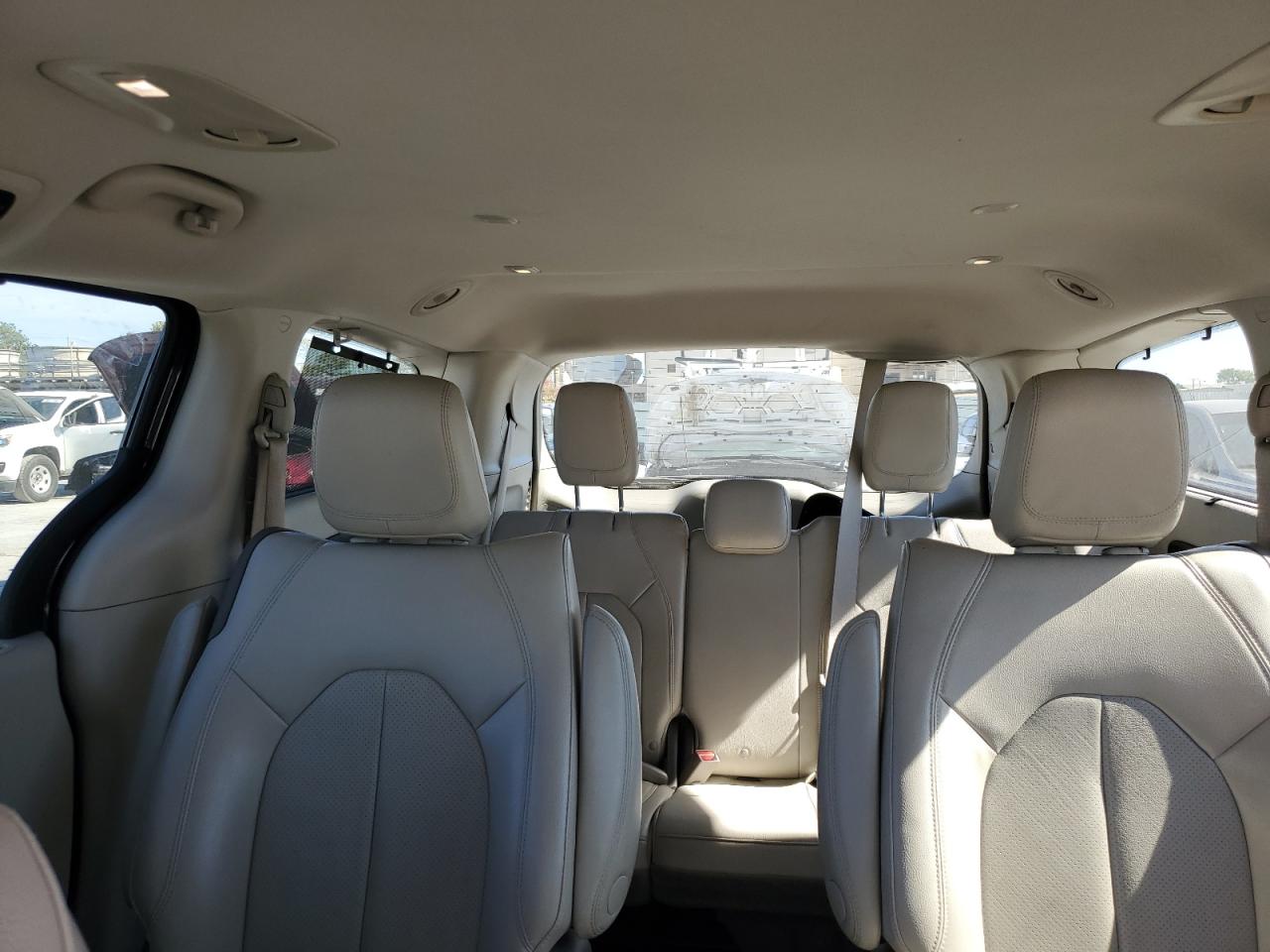2021 Chrysler Pacifica - Image 10
