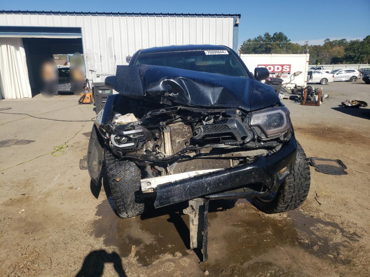 2015 Toyota Tacoma - Image 5