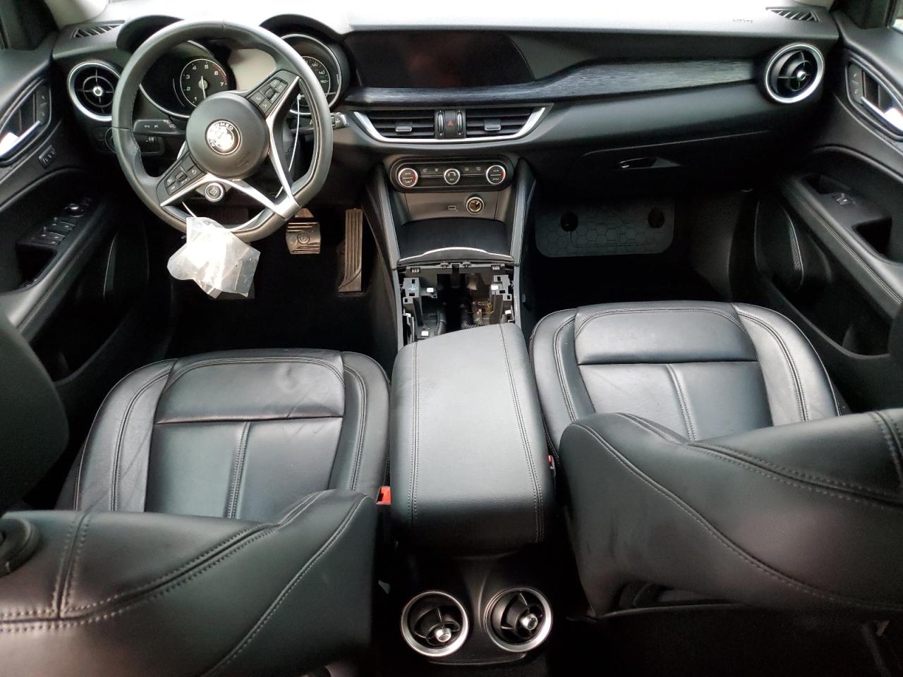 2019 Alfa Romeo Stelvio - Image 8