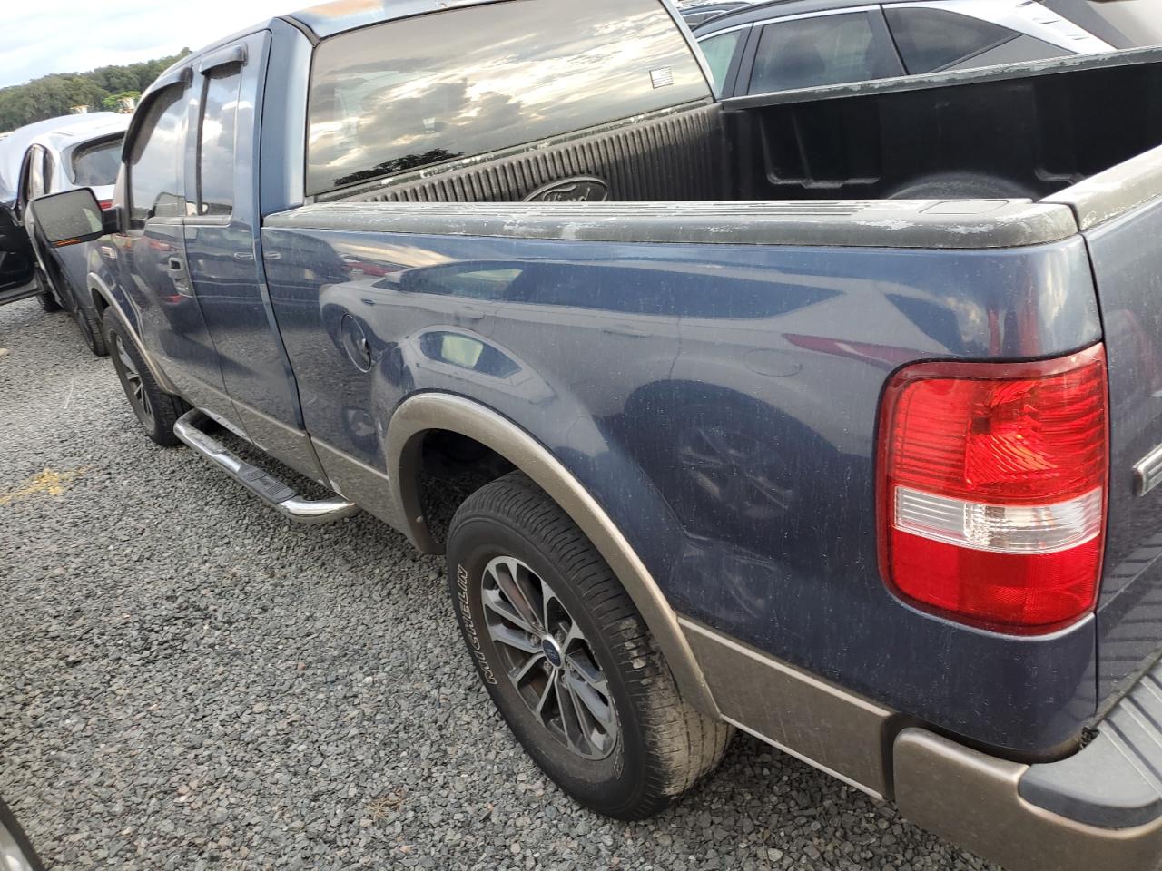 2004 Ford F-150 - Image 2