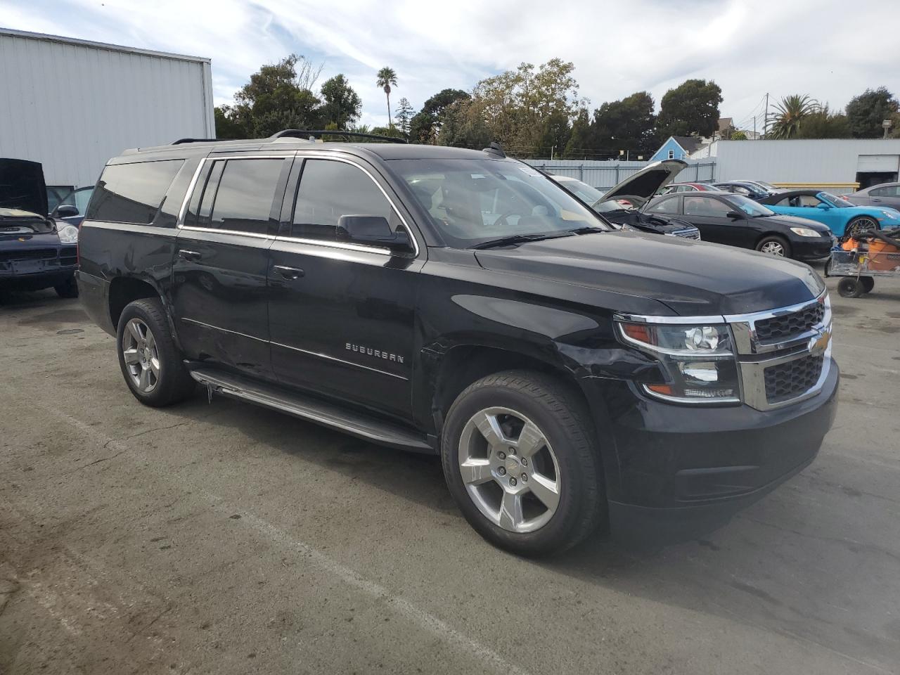 2019 Chevrolet Suburban - Image 4