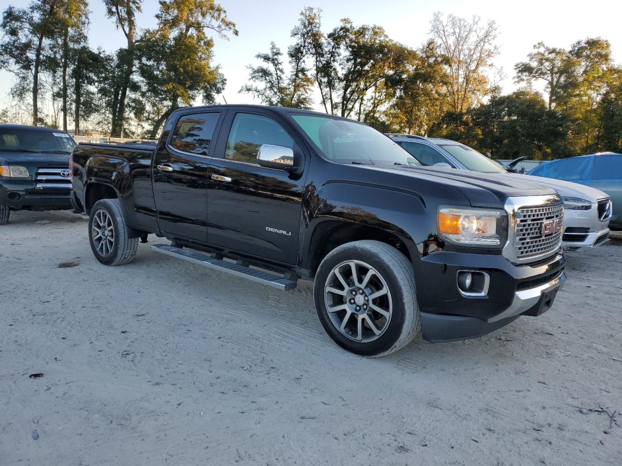 2017 GMC Canyon - Image 4